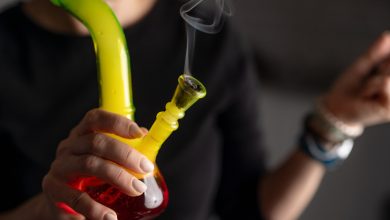 Smoking Pipe Bubbler with Rising Smoke