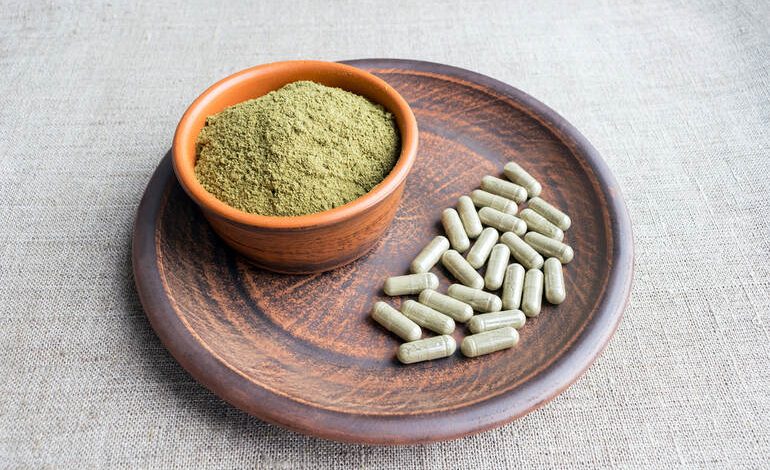 White Vein Kratom capsules, powder effects and benefits